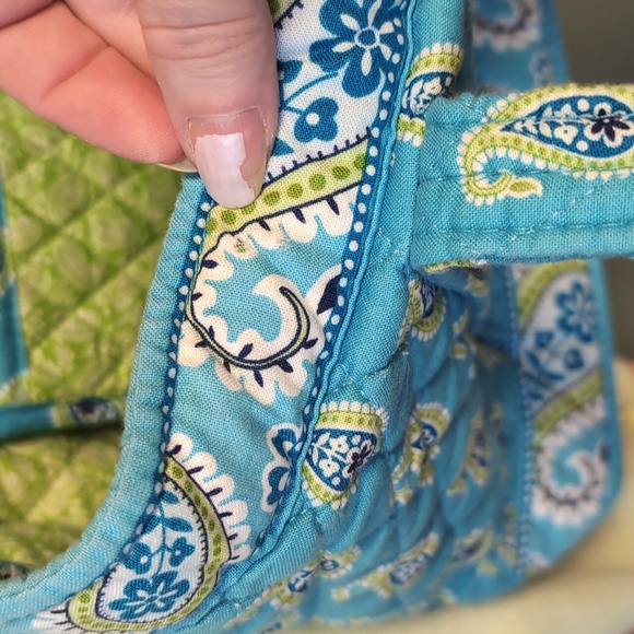 Hard Bottom Vera Bradley Bag - Picture 10 of 12